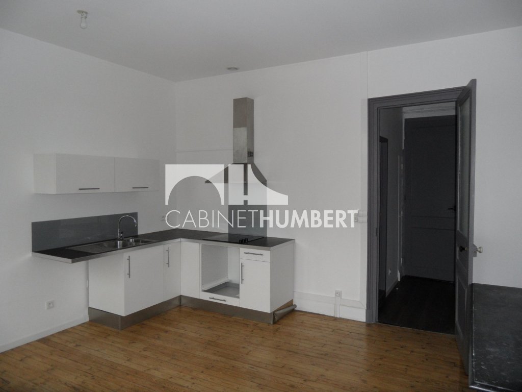APPARTEMENT T1 A LOUER - ST ETIENNE ZENITH - 46.88 m2 - 535�&euro; charges comprises par mois