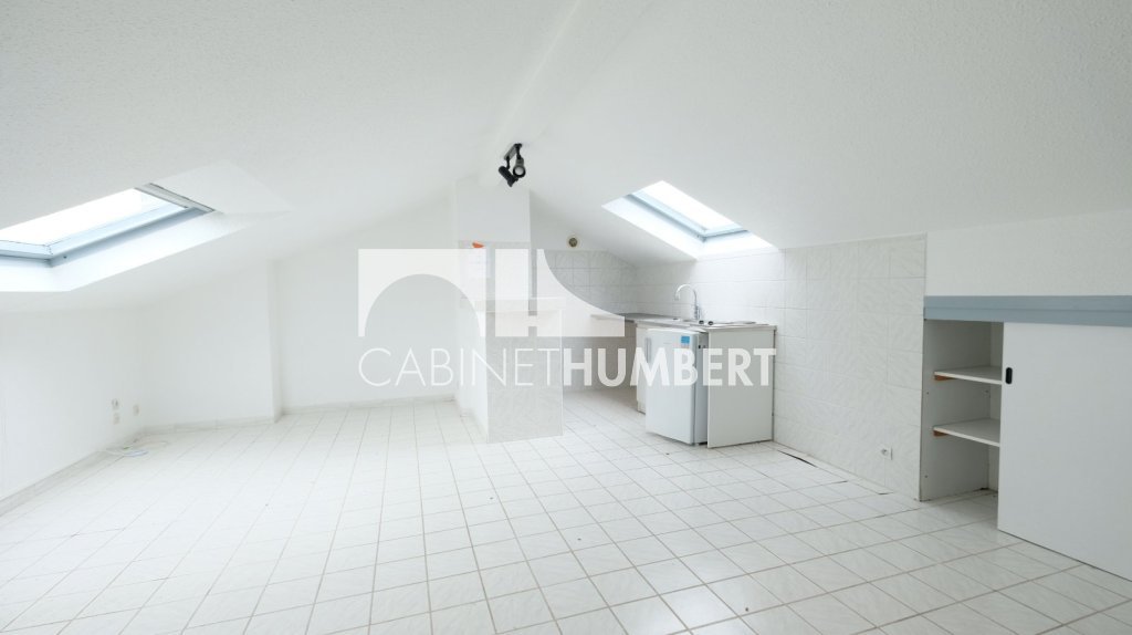 APPARTEMENT T1 A VENDRE - ST ETIENNE FAURIEL - 40 m2 - 32 000 &euro;
