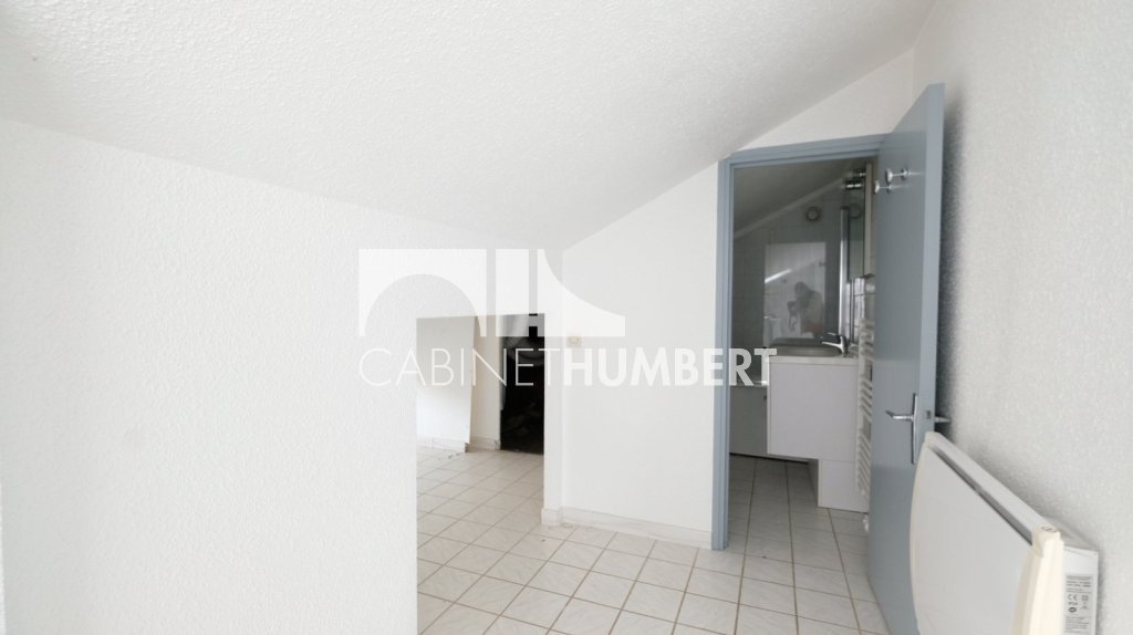 APPARTEMENT T1 A VENDRE - ST ETIENNE FAURIEL - 40 m2 - 32 000 &euro;