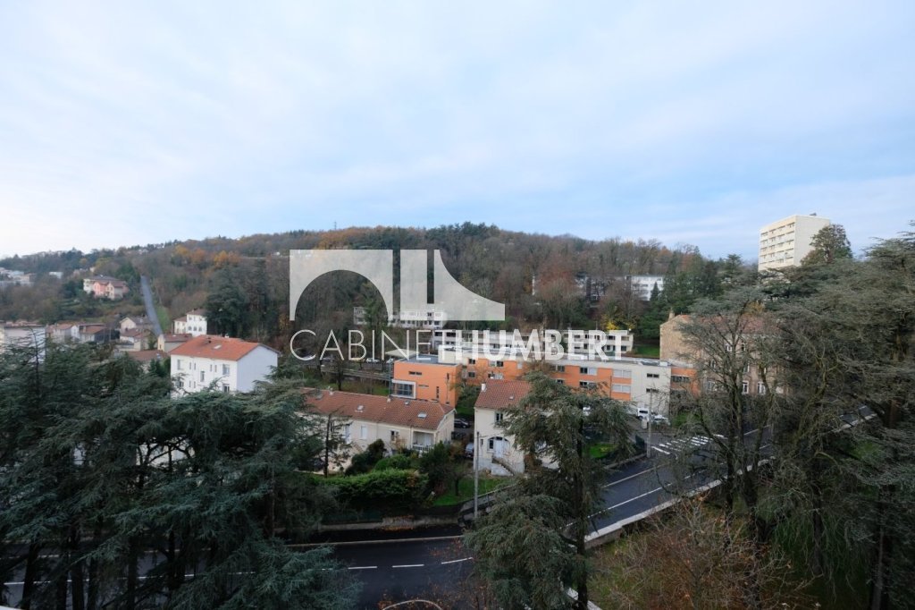 APPARTEMENT T2 A LOUER - ST ETIENNE BEL AIR - 50 m2 - 600 &euro; charges comprises par mois