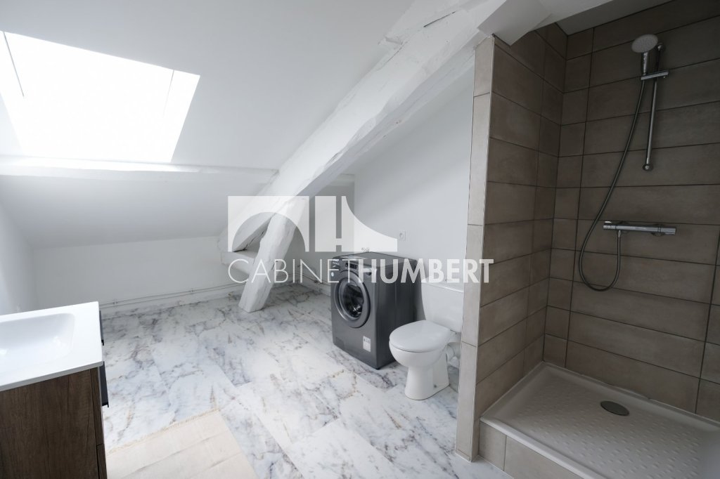 APPARTEMENT T2 A LOUER - ST ETIENNE BELLEVUE - 64.72 m2 - 540 &euro; charges comprises par mois