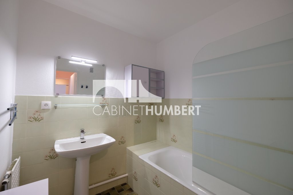 APPARTEMENT T2 A LOUER - ST ETIENNE BERGSON - 49.05 m2 - 520�&euro; charges comprises par mois