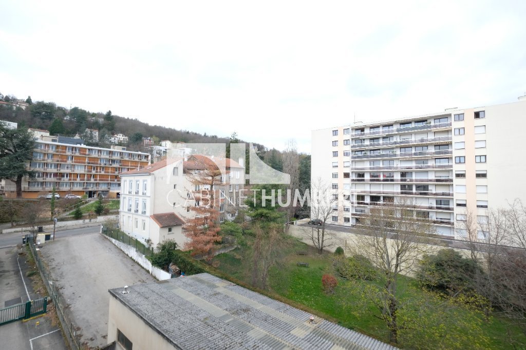 APPARTEMENT T2 A LOUER - ST ETIENNE BERGSON - 49.05 m2 - 520�&euro; charges comprises par mois
