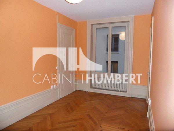 APPARTEMENT T2 A LOUER - ST ETIENNE CENTRE VILLE - 50.3 m2 - 420�&euro; charges comprises par mois