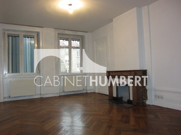 APPARTEMENT T2 A LOUER - ST ETIENNE CENTRE VILLE - 62.44 m2 - 465€ charges comprises par mois