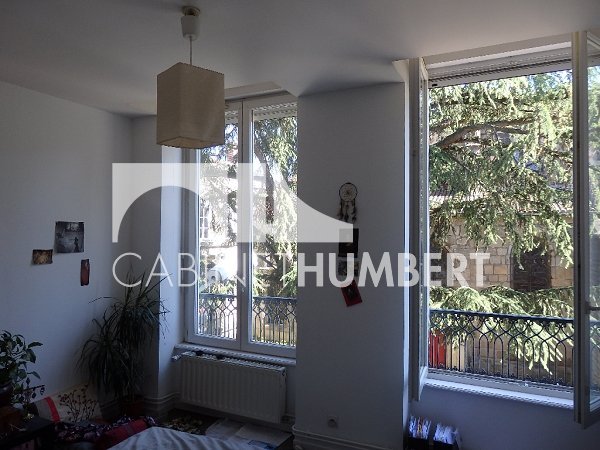 APPARTEMENT T2 A LOUER - ST ETIENNE CENTRE VILLE - 42.32 m2 - 380 &euro; charges comprises par mois