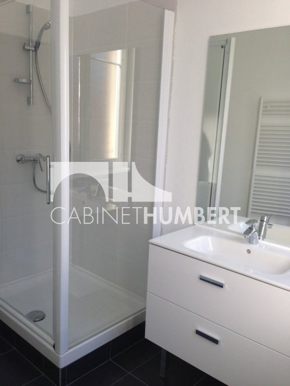 APPARTEMENT T2 A LOUER - ST ETIENNE CENTRE VILLE - 65.3 m2 - 525€ charges comprises par mois