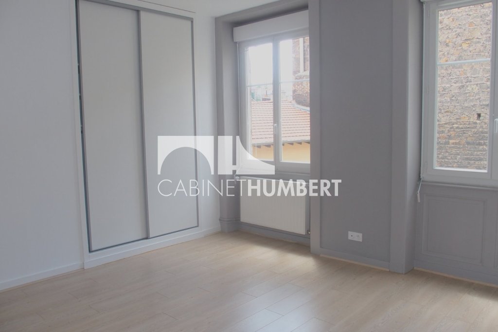 APPARTEMENT T2 A LOUER - ST ETIENNE CENTRE VILLE - 65.3 m2 - 525€ charges comprises par mois
