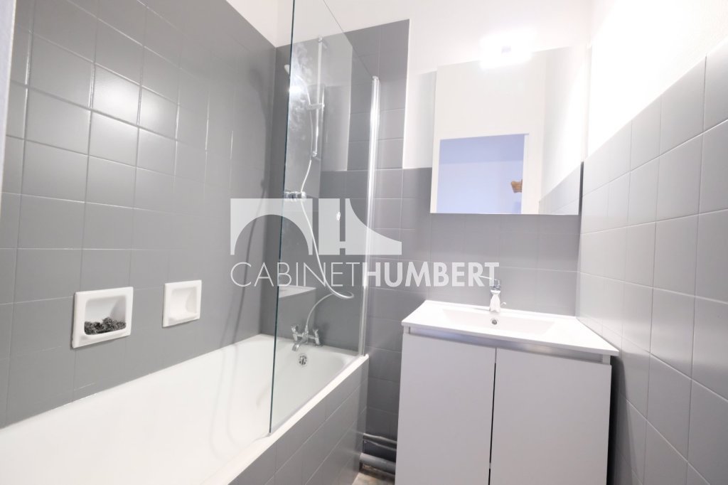 APPARTEMENT T2 A LOUER - ST ETIENNE CENTRE VILLE - 50.26 m2 - 495 € charges comprises par mois