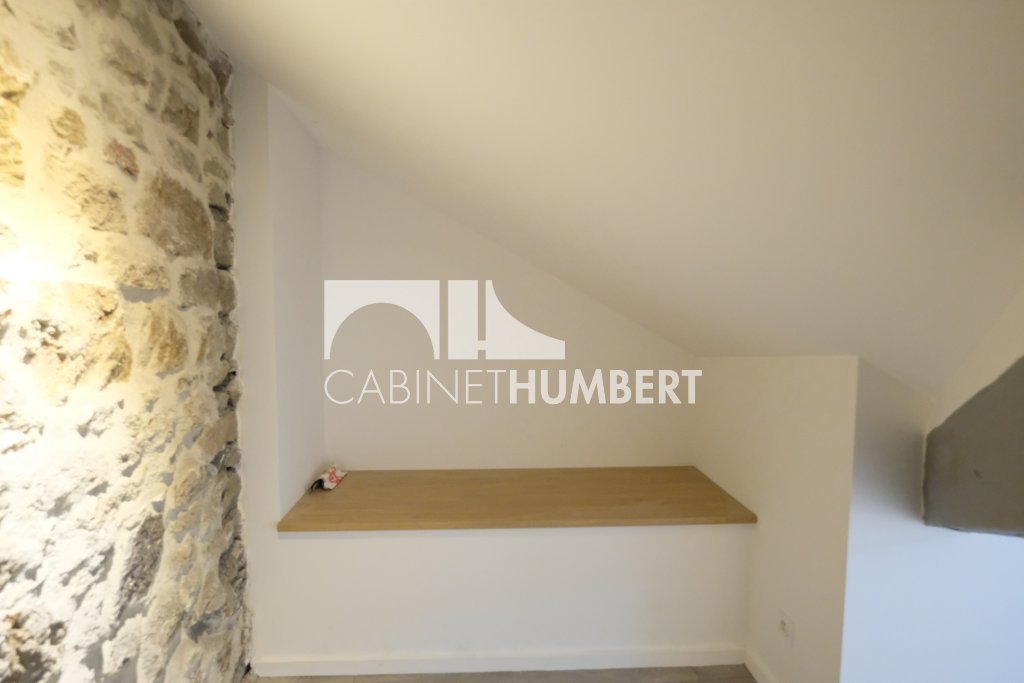 APPARTEMENT T2 A LOUER - ST ETIENNE CENTRE VILLE - 60 m2 - 520�&euro; charges comprises par mois