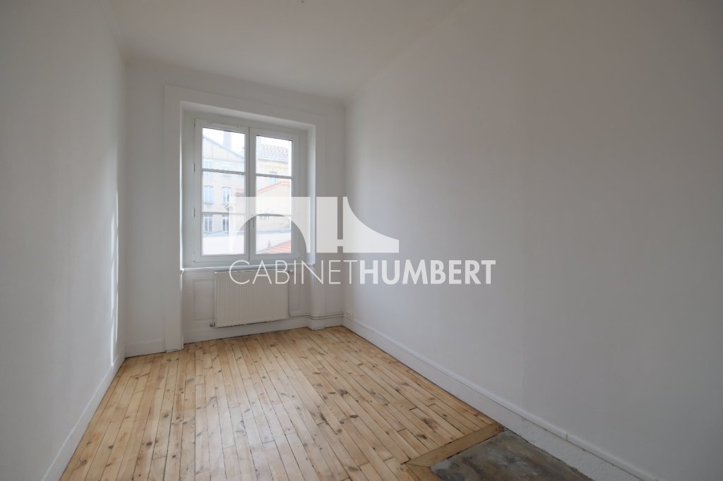 APPARTEMENT T2 A LOUER - ST ETIENNE CENTRE VILLE - 48.06 m2 - 495 &euro; charges comprises par mois