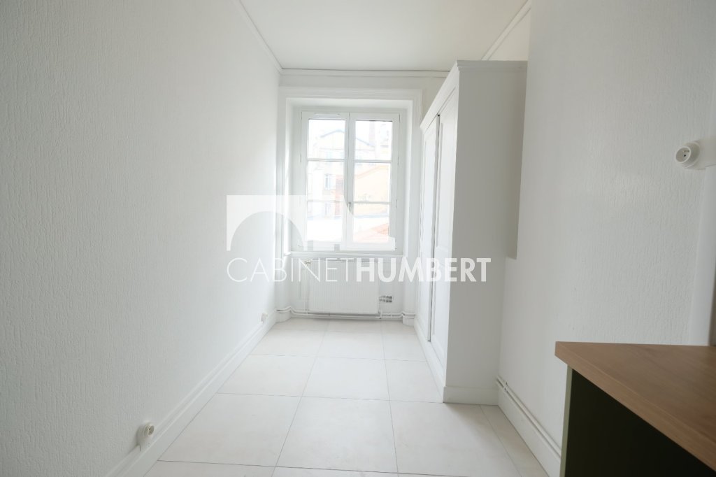 APPARTEMENT T2 A LOUER - ST ETIENNE CENTRE VILLE - 48.06 m2 - 495 &euro; charges comprises par mois