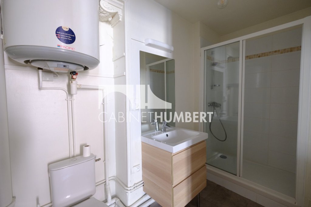 APPARTEMENT T2 A LOUER - ST ETIENNE CENTRE VILLE - 48 m2 - 415�&euro; charges comprises par mois