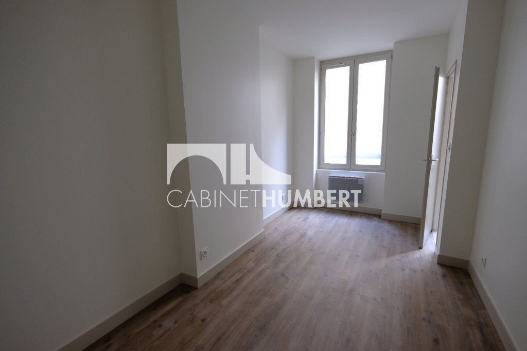 APPARTEMENT T2 A LOUER - ST ETIENNE CENTRE VILLE - 32.02 m2 - 390�&euro; charges comprises par mois
