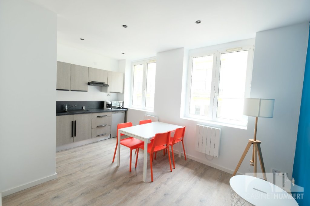APPARTEMENT T2 A LOUER - ST ETIENNE CENTRE VILLE - 32,2 m2 - 430 € charges comprises par mois