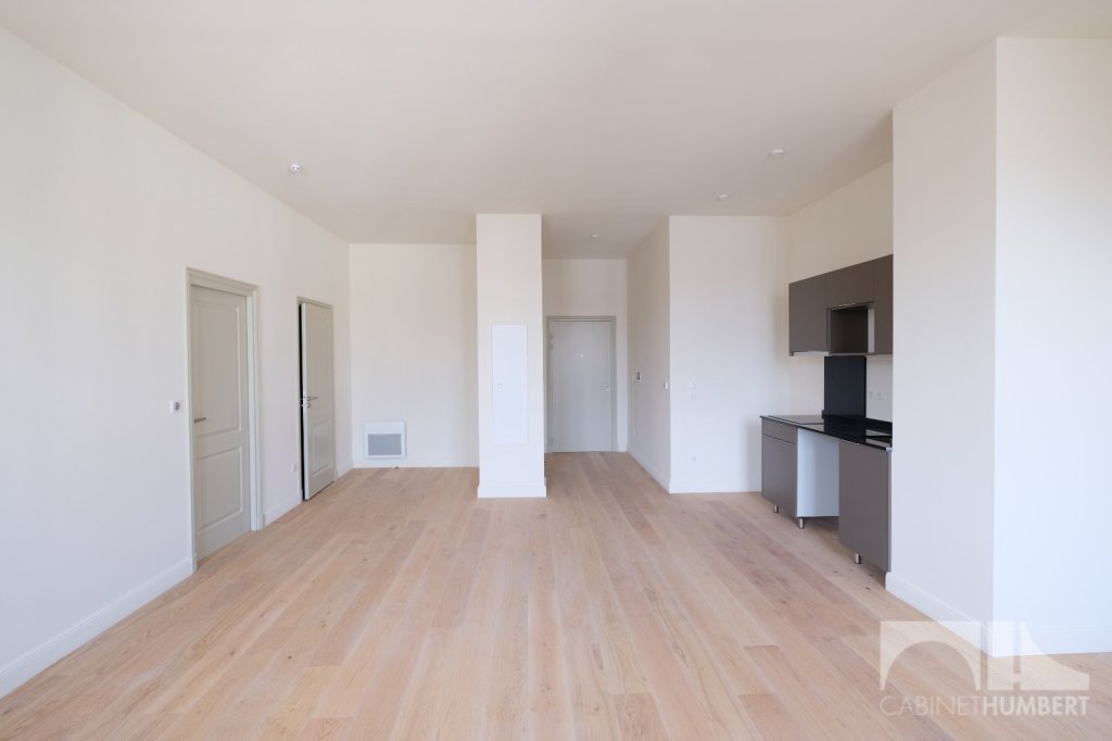 APPARTEMENT T2 A LOUER - ST ETIENNE CENTRE VILLE - 60,96 m2 - 625 € charges comprises par mois