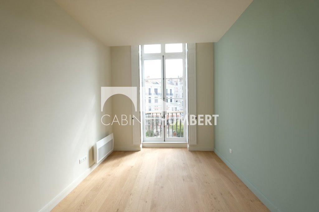 APPARTEMENT T2 A LOUER - ST ETIENNE CENTRE VILLE - 54.15 m2 - 580 &euro; charges comprises par mois