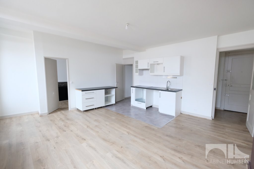 APPARTEMENT T2 A LOUER - ST ETIENNE CENTRE VILLE - 45,23 m2 - 450 € charges comprises par mois