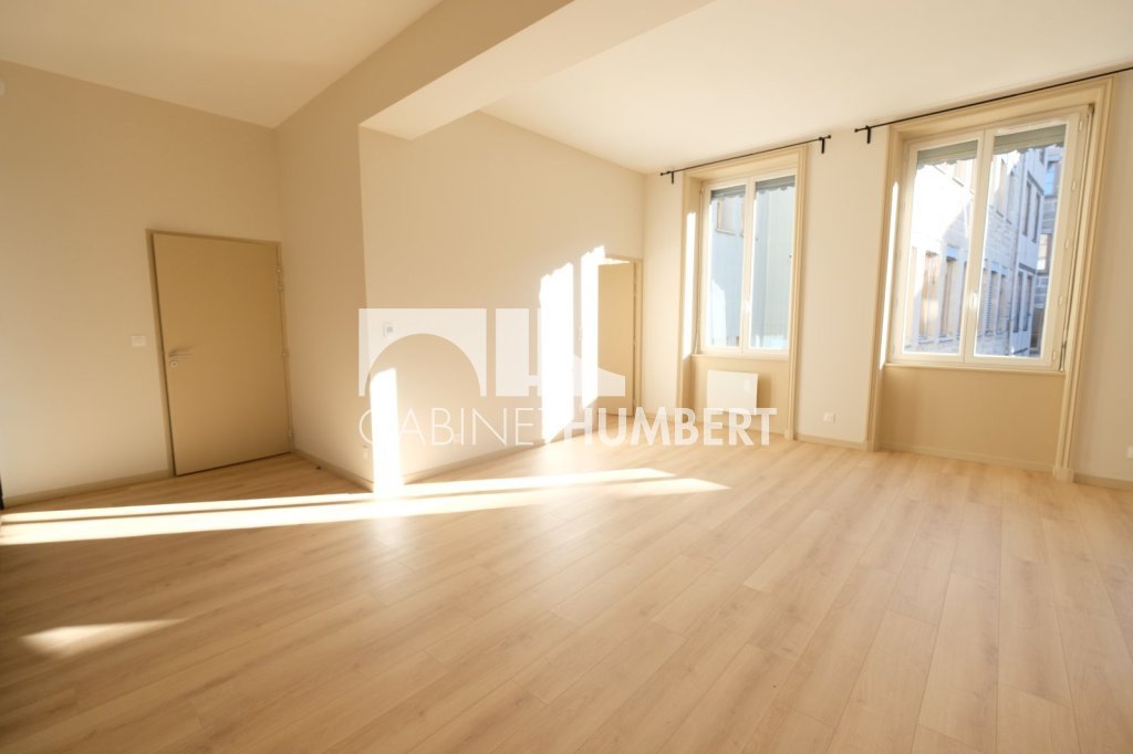 APPARTEMENT T2 A LOUER - ST ETIENNE CENTRE VILLE - 59.79 m2 - 540�&euro; charges comprises par mois