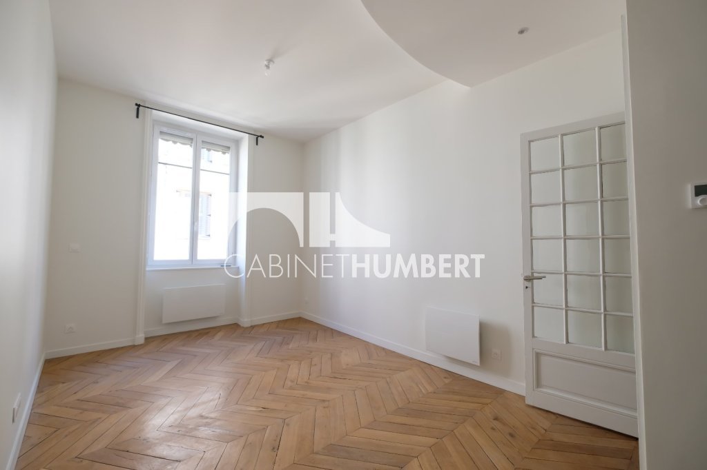 APPARTEMENT T2 A LOUER - ST ETIENNE CENTRE VILLE - 53.49 m2 - 515 &euro; charges comprises par mois