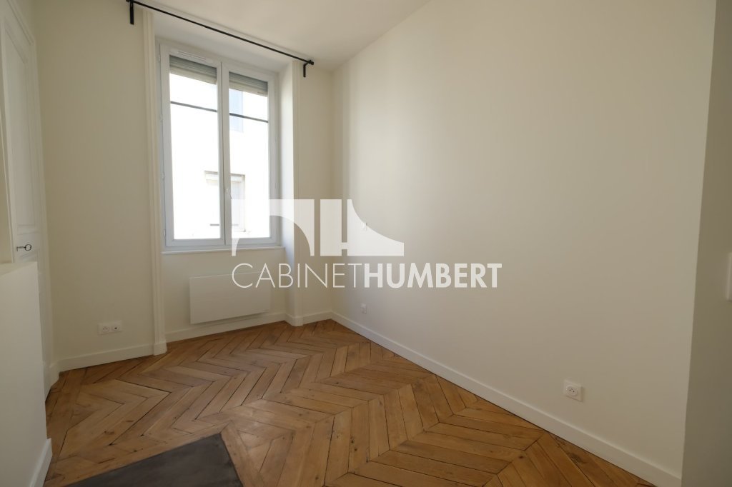 APPARTEMENT T2 A LOUER - ST ETIENNE CENTRE VILLE - 53.49 m2 - 515 &euro; charges comprises par mois