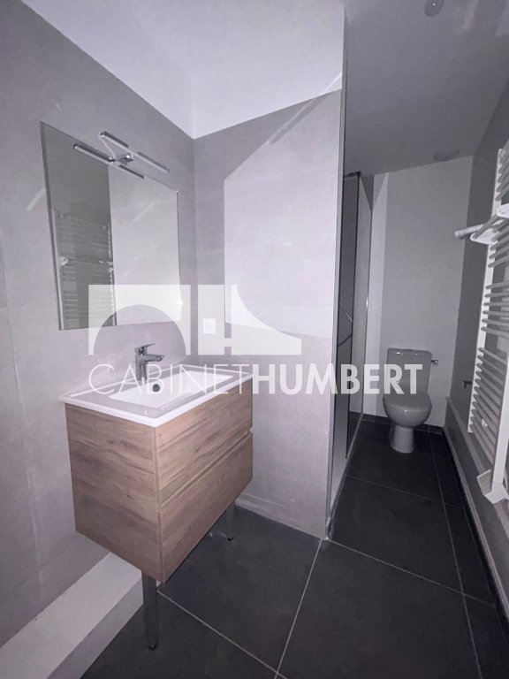 APPARTEMENT T2 A LOUER - ST ETIENNE CENTRE VILLE - 53.49 m2 - 515 &euro; charges comprises par mois
