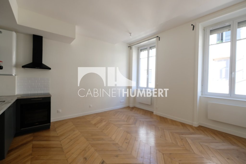 APPARTEMENT T2 A LOUER - ST ETIENNE CENTRE VILLE - 47.27 m2 - 475 &euro; charges comprises par mois