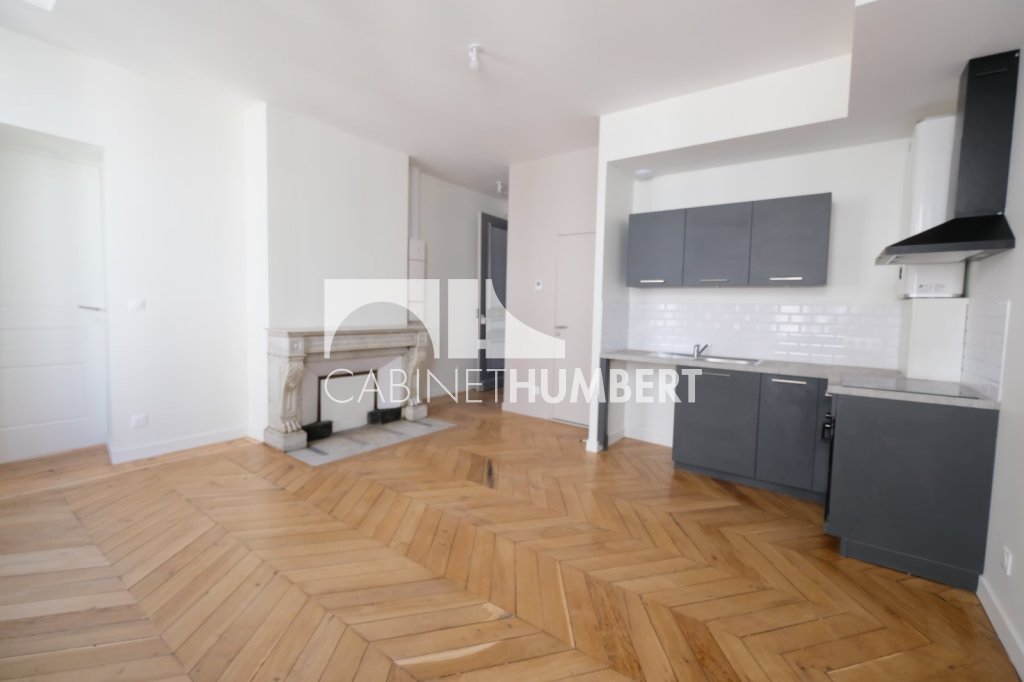 APPARTEMENT T2 A LOUER - ST ETIENNE CENTRE VILLE - 47.27 m2 - 475 &euro; charges comprises par mois