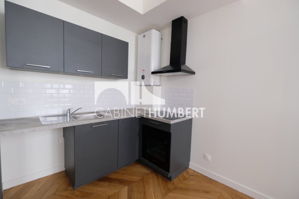 APPARTEMENT T2 A LOUER - ST ETIENNE CENTRE VILLE - 47.27 m2 - 475 &euro; charges comprises par mois