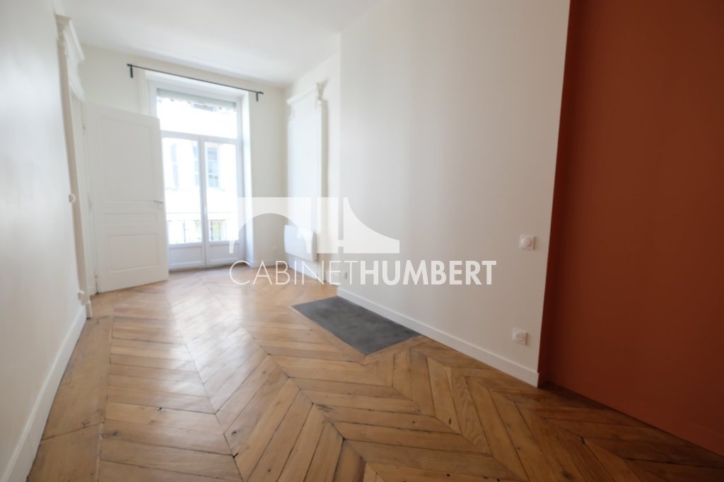 APPARTEMENT T2 A LOUER - ST ETIENNE CENTRE VILLE - 47.27 m2 - 475 &euro; charges comprises par mois