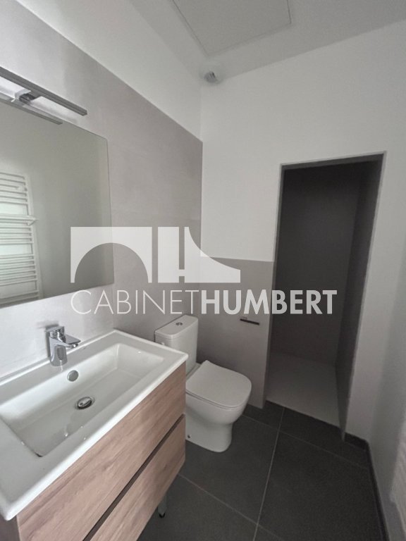 APPARTEMENT T2 A LOUER - ST ETIENNE CENTRE VILLE - 47.27 m2 - 475 &euro; charges comprises par mois