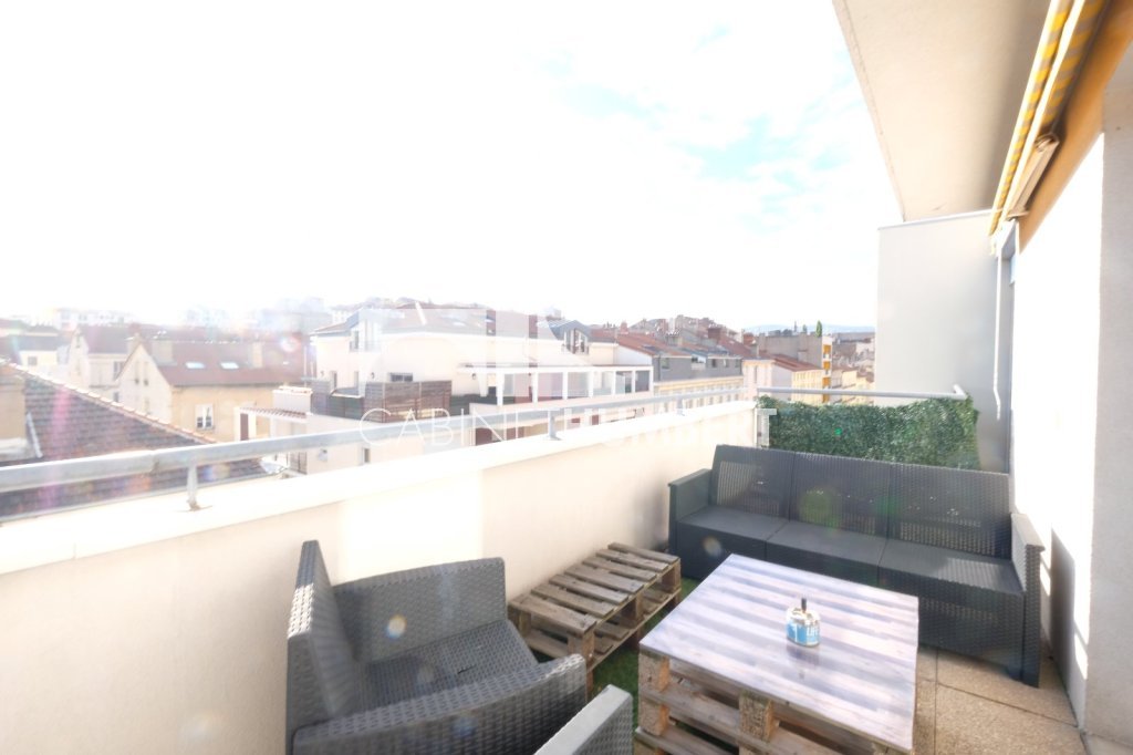 APPARTEMENT T2 A LOUER - ST ETIENNE CENTRE VILLE - 50.35 m2 - 600 &euro; charges comprises par mois