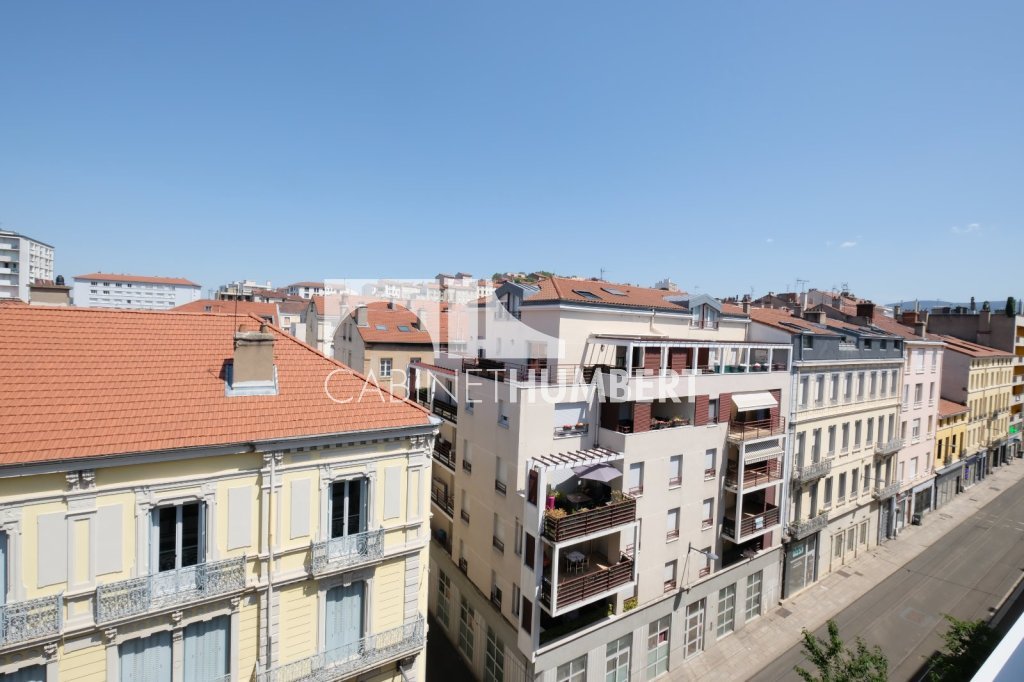 APPARTEMENT T2 A LOUER - ST ETIENNE CENTRE VILLE - 50.35 m2 - 600 &euro; charges comprises par mois