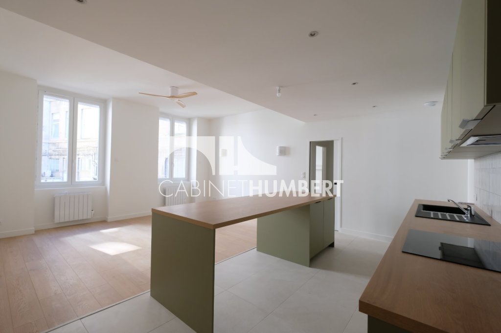 APPARTEMENT T2 A LOUER - ST ETIENNE CENTRE VILLE - 62.04 m2 - 575 &euro; charges comprises par mois
