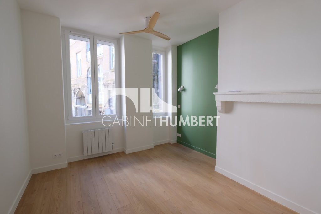 APPARTEMENT T2 A LOUER - ST ETIENNE CENTRE VILLE - 62.04 m2 - 575 &euro; charges comprises par mois