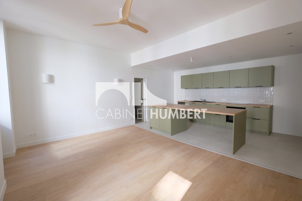 APPARTEMENT T2 A LOUER - ST ETIENNE CENTRE VILLE - 62.04 m2 - 575 &euro; charges comprises par mois