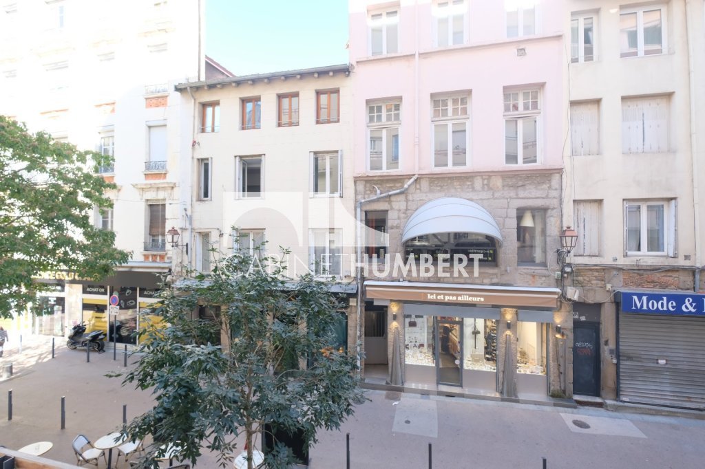 APPARTEMENT T2 A LOUER - ST ETIENNE CENTRE VILLE - 35.27 m2 - 495 &euro; charges comprises par mois