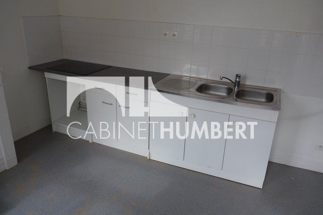 APPARTEMENT T2 A LOUER - ST ETIENNE CENTRE VILLE - 56.32 m2 - 495€ charges comprises par mois