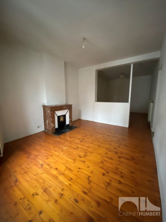 APPARTEMENT T2 A LOUER - ST ETIENNE CENTRE VILLE - 71,46 m2 - 395 € charges comprises par mois