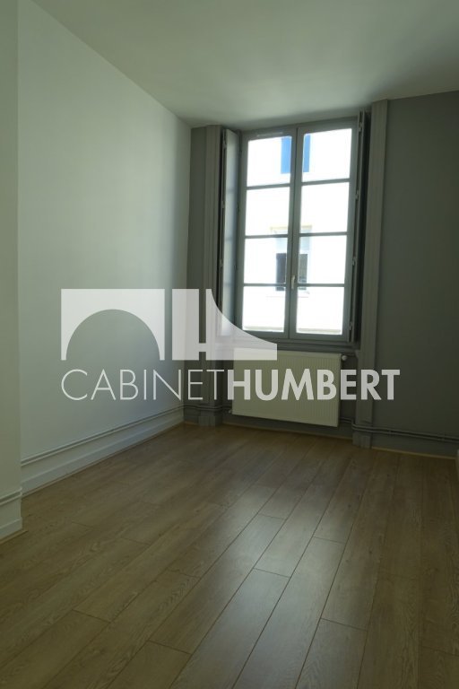 APPARTEMENT T2 A LOUER - ST ETIENNE CENTRE VILLE - 47.26 m2 - 530 &euro; charges comprises par mois