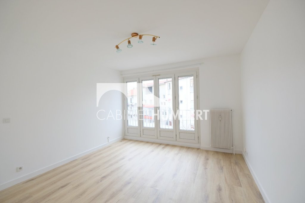 APPARTEMENT T2 A LOUER - ST ETIENNE CHATEAUCREUX - 45.78 m2 - 530 &euro; charges comprises par mois