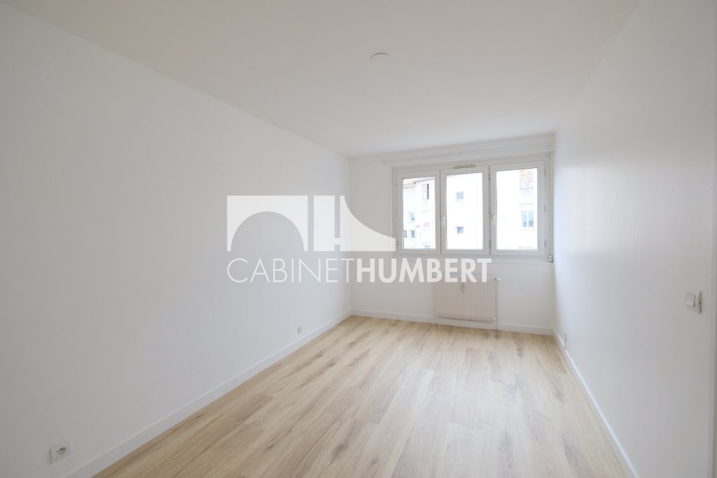 APPARTEMENT T2 A LOUER - ST ETIENNE CHATEAUCREUX - 45.78 m2 - 530 &euro; charges comprises par mois