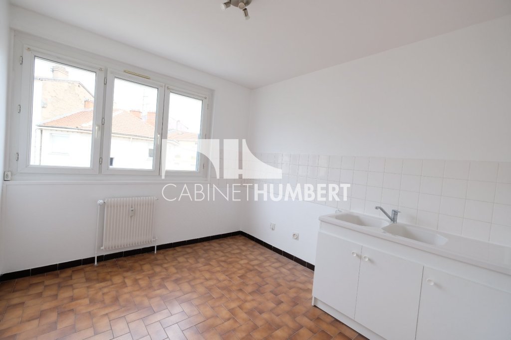 APPARTEMENT T2 A LOUER - ST ETIENNE CHATEAUCREUX - 45.78 m2 - 530 &euro; charges comprises par mois
