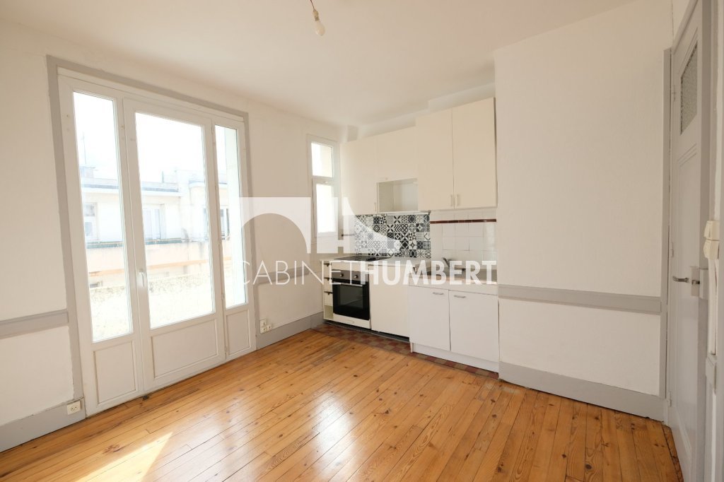 APPARTEMENT T2 A LOUER - ST ETIENNE FACULTE / CENTRE DEUX - 35 m2 - 480 € charges comprises par mois