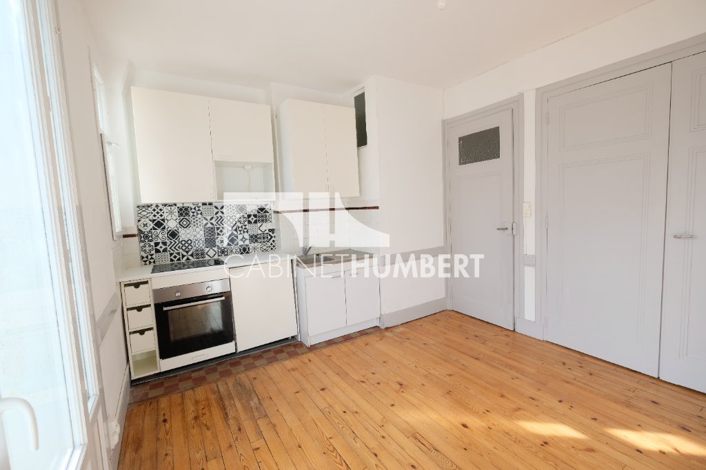 APPARTEMENT T2 A LOUER - ST ETIENNE FACULTE / CENTRE DEUX - 35 m2 - 480 € charges comprises par mois