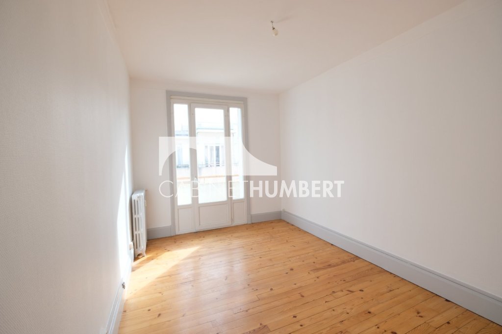 APPARTEMENT T2 A LOUER - ST ETIENNE FACULTE / CENTRE DEUX - 35 m2 - 480 € charges comprises par mois