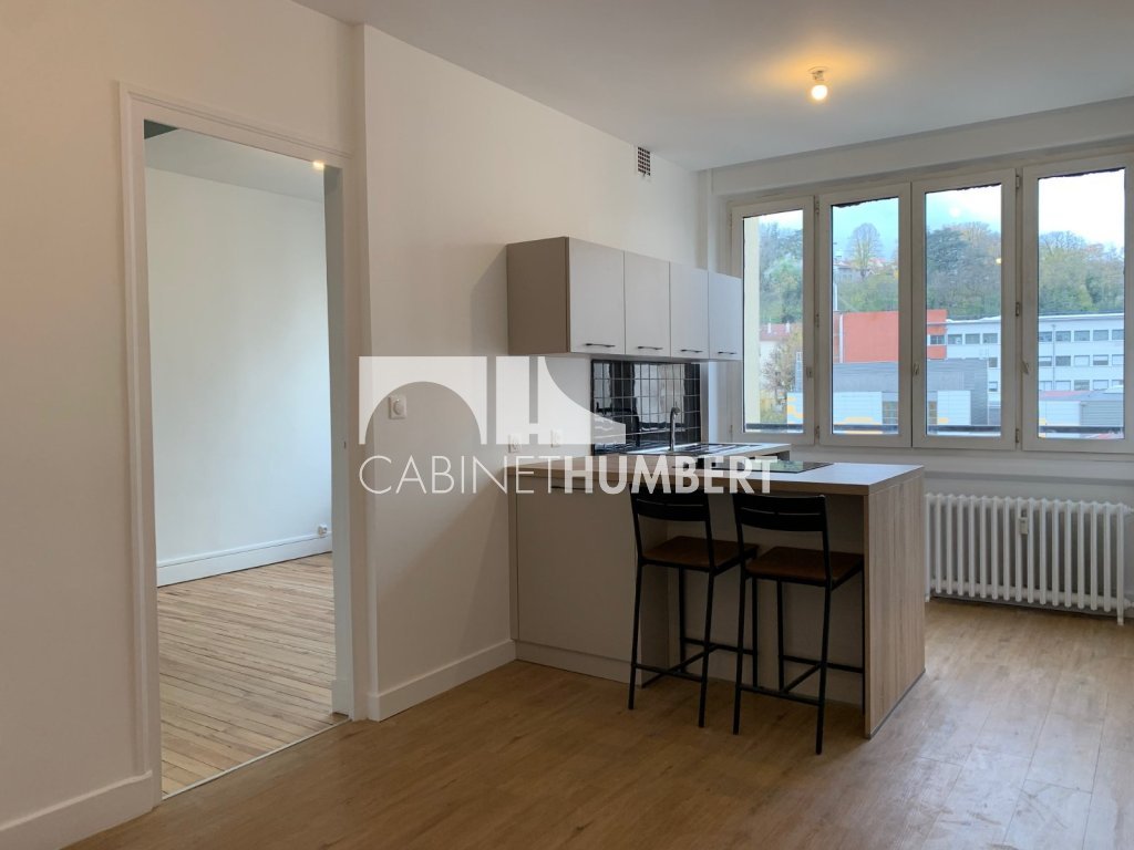 APPARTEMENT T2 A LOUER - ST ETIENNE FACULTE / CENTRE DEUX - 34 m2 - 485 &euro; charges comprises par mois
