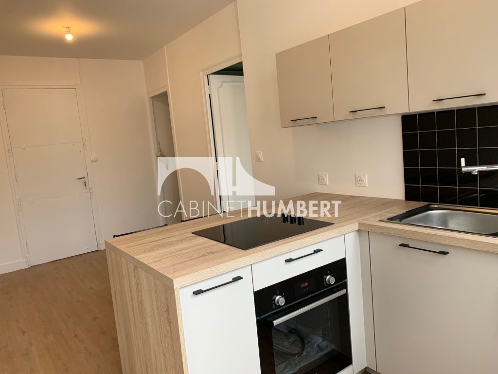 APPARTEMENT T2 A LOUER - ST ETIENNE FACULTE / CENTRE DEUX - 34 m2 - 485 &euro; charges comprises par mois