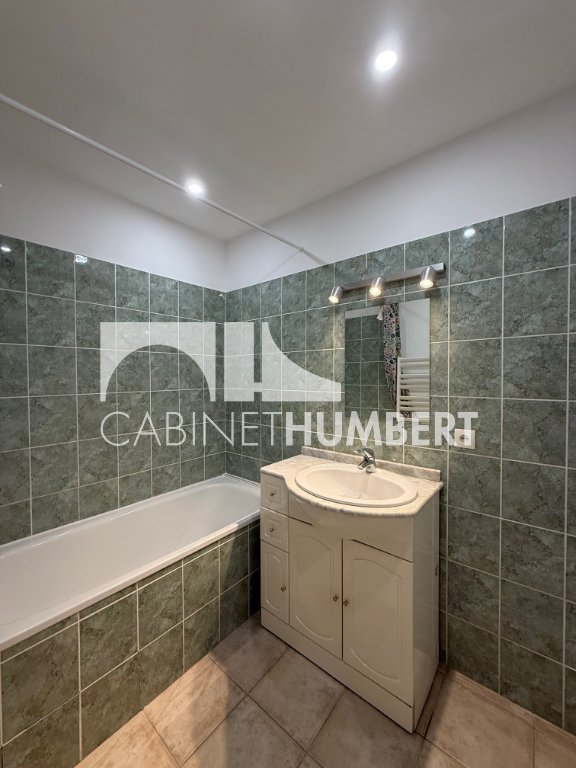 APPARTEMENT T2 A LOUER - ST ETIENNE FACULTE / CENTRE DEUX - 47.26 m2 - 660�&euro; charges comprises par mois