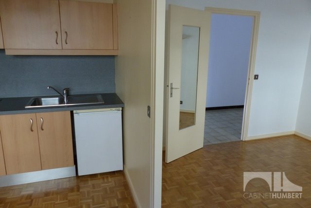 APPARTEMENT T2 A LOUER - ST ETIENNE FAURIEL - 43 m2 - 450 € charges comprises par mois